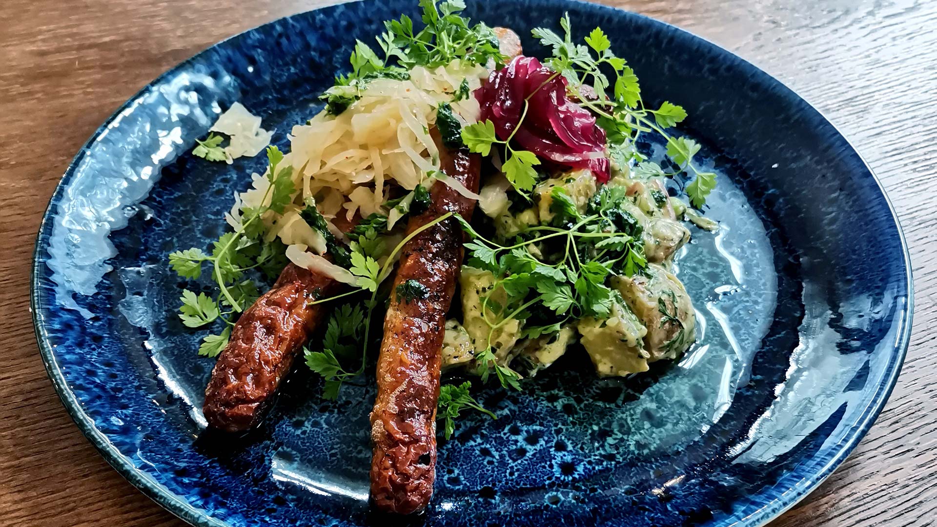 Kenkäveron karitsanmakkara-annos.