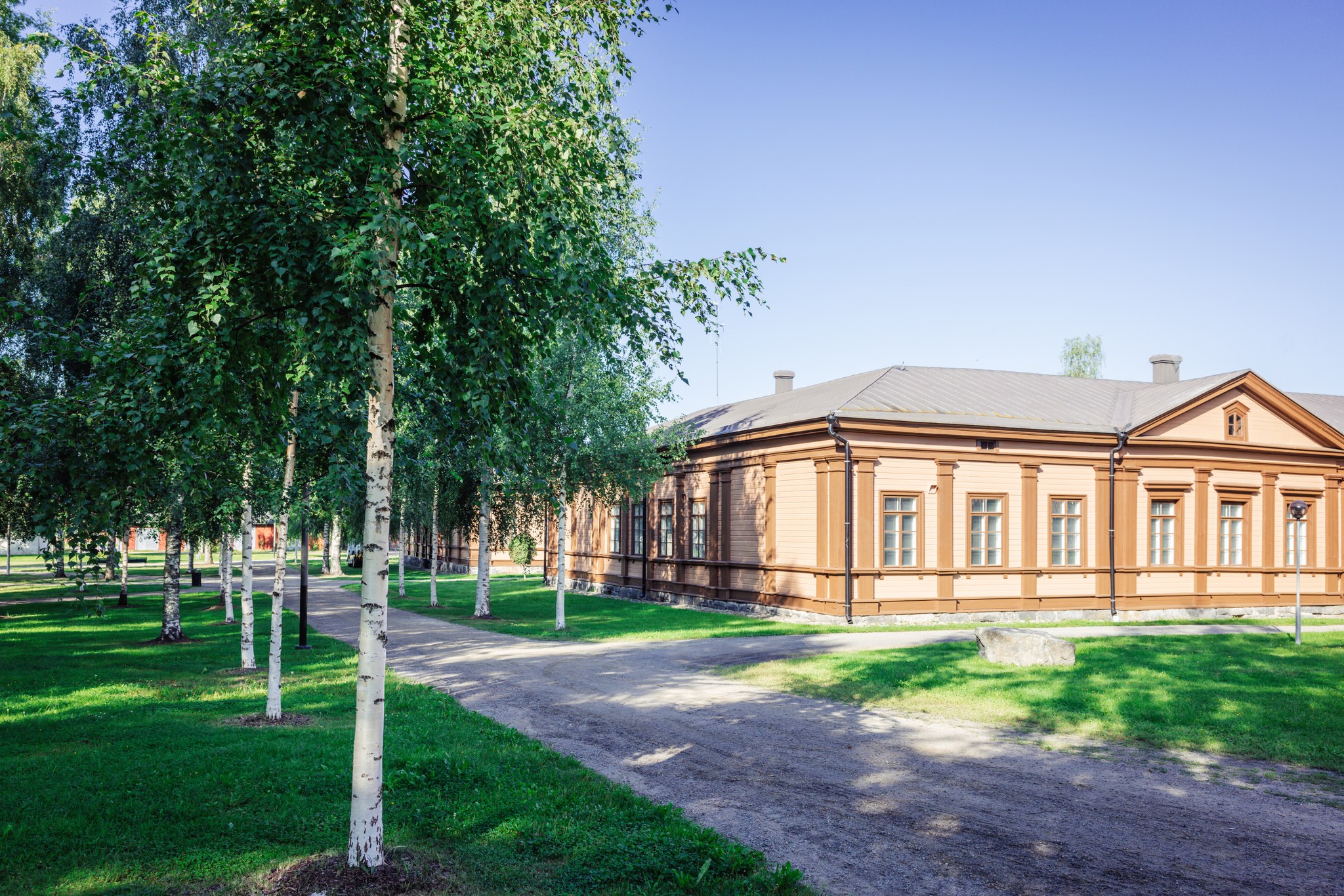 Jalkaväkimuseo vanhalla puukasarmialueella.